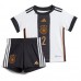 Tyskland Antonio Rudiger #2 Replika Babytøj Hjemmebanesæt Børn VM 2022 Kortærmet (+ Korte bukser)